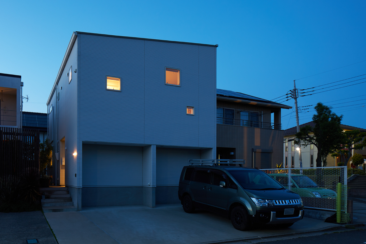 敷地を最大限に活かした非日常的な住宅