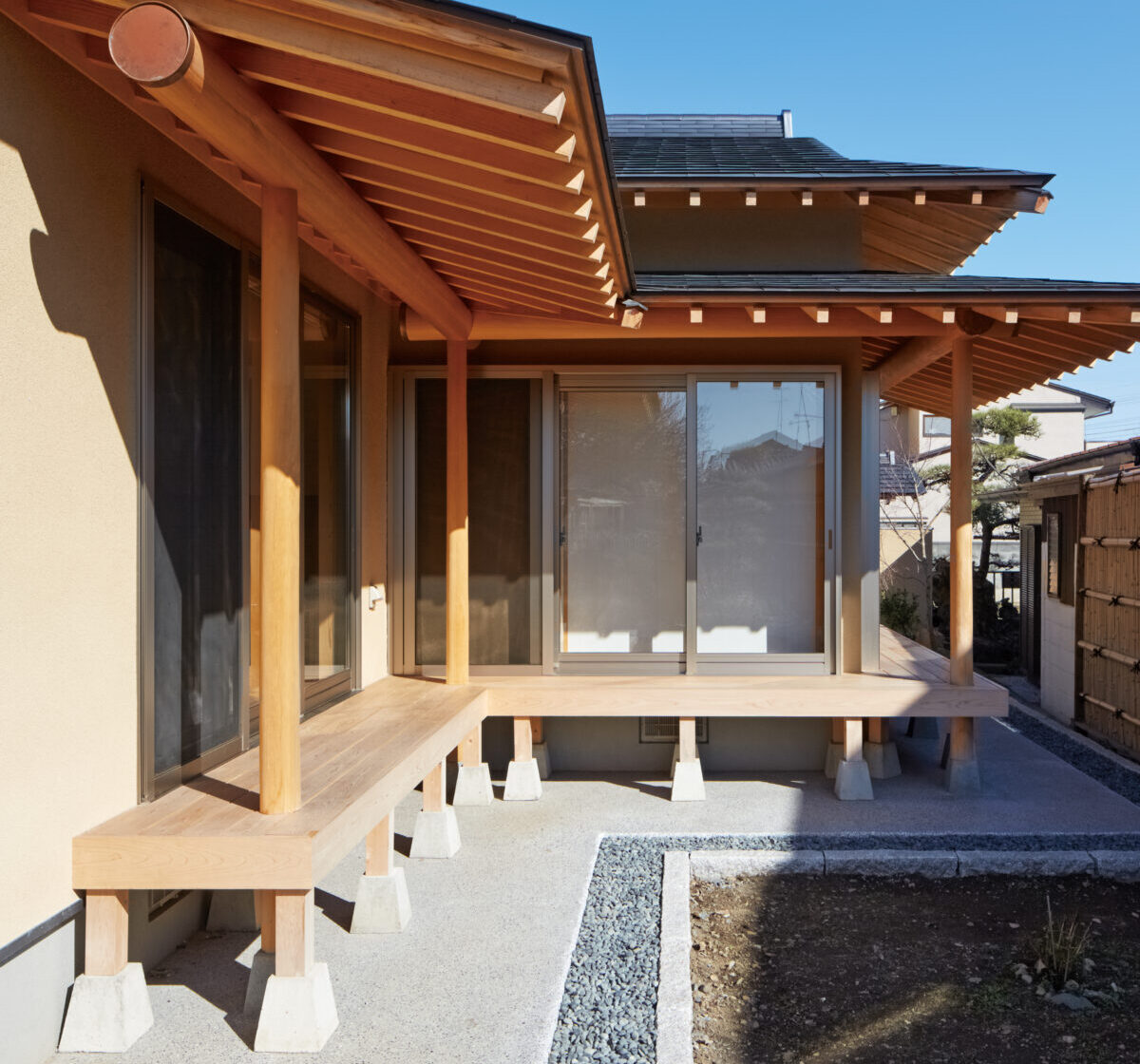 縁側の室内（くれ縁など）・屋外（濡縁など）の種類｜茨城県の縁側のある住宅事例｜ノーブルホーム粋